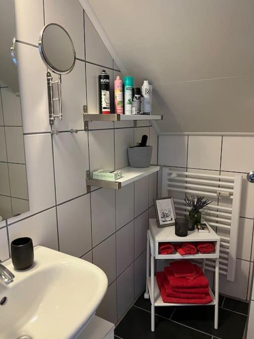 Gemuetliche Wohnung Mitten In Esens Exterior foto